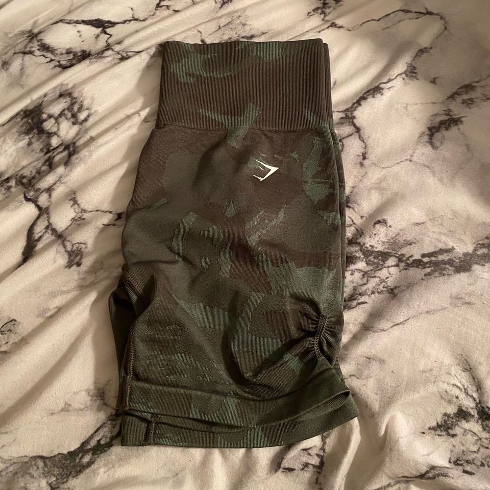 GYM SHARK CAMO SHORTS